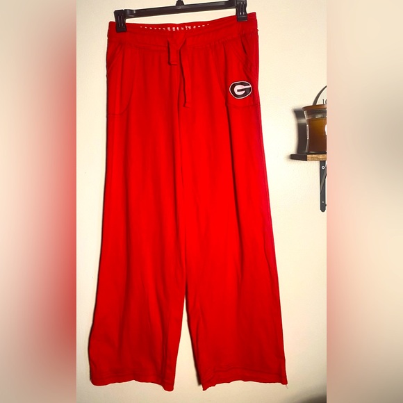 Georgia Bulldogs wide leg pants with pockets and pull string waist. - Picture 2 of 9